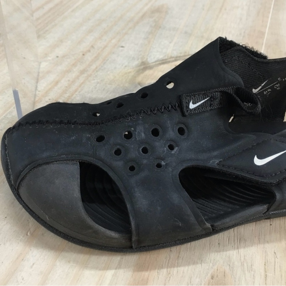 Nike Black Open-Toe Sandals